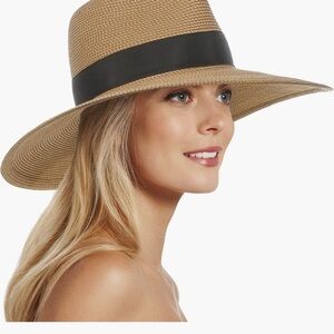 Eric Javits Daphne Wide-Brim Straw Fedora Hat